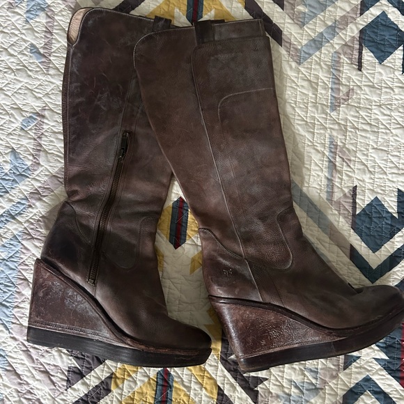 FRYE Women's Paige Wedge Boot, Slate Burnished Antiqued Leather- 9 - Picture 3 of 7